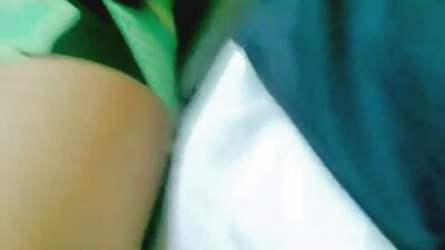 ਸਲਿਮ ਅਤੇ ਸੈਕਸੀ ਸਲਟ ਇੱਕ ਸੁਆਦਲੇ ਕਾਲੇ ਕੁੱਕੜ ਨਾਲ ਮਸਤੀ ਕਰਦੇ ਹੋਏ